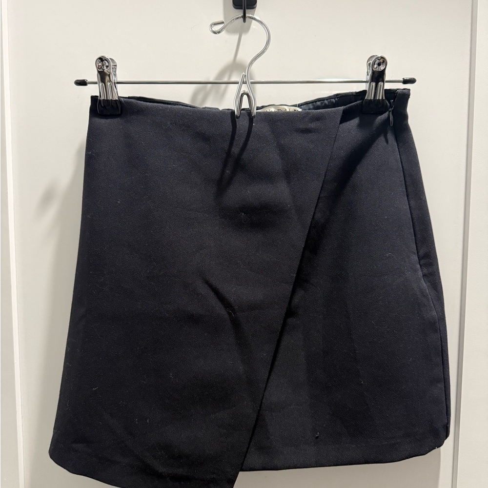 Abercrombie & Fitch Black Mini Skirt